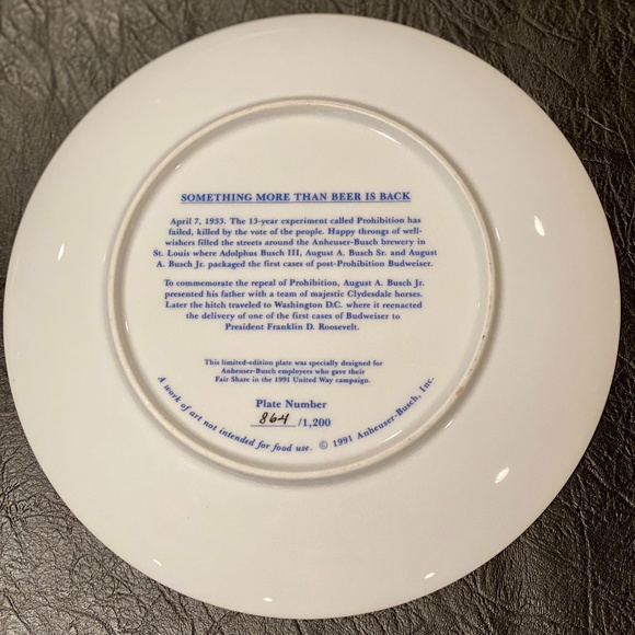 Unique Gift, Very Limited Ed. Anheuser-Busch 3 collectible decorative plates set